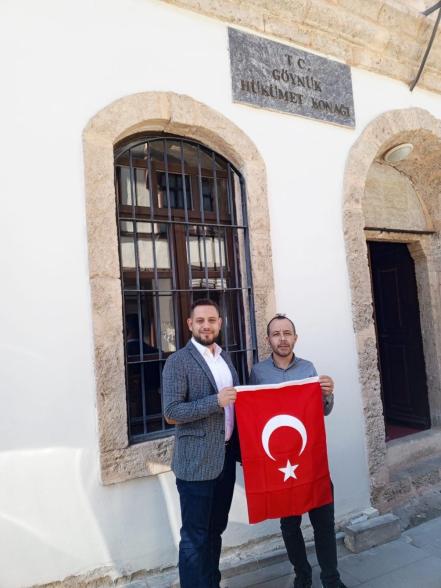 Göynük'te Bayrak Coşkusu: Türk Büro-Sen'den 29 Ekim Öncesi Anlamlı Hediye