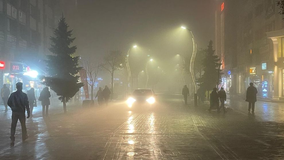 Bolu'da Yoğun Sis: Göz Gözü Görmedi
