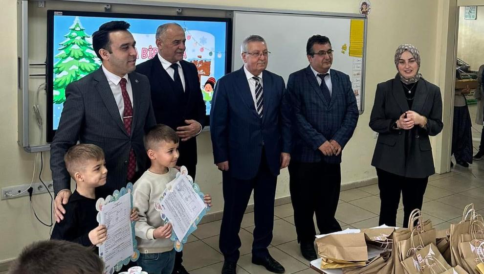 Göynük'te Karne Heyecanı: Kaymakam ve Başkan Öğrencilerle Buluştu