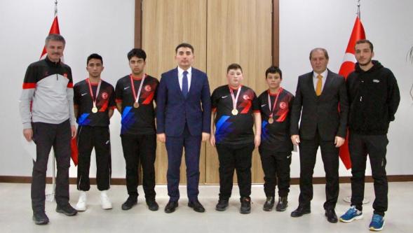 Gerede'nin Şampiyon Sporcularından Kaymakam Fatih Kaya'ya Ziyaret