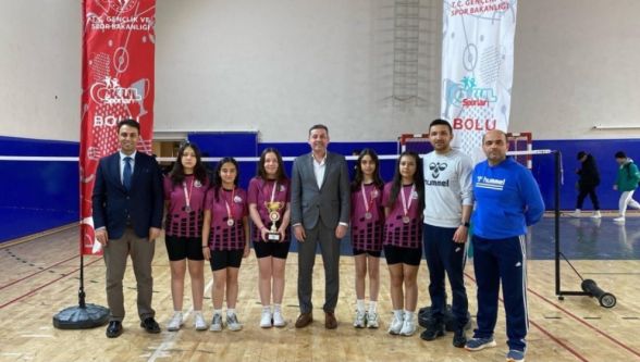 Mudurnu Ortaokulu, Badminton Yıldız Kızlar İl 2.'si Oldu