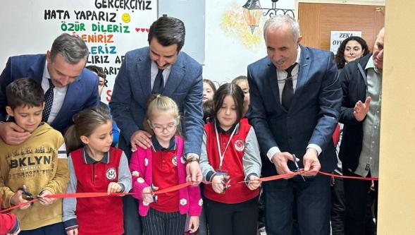 Taşkesti İlkokulu'na Modern Kütüphane Açıldı