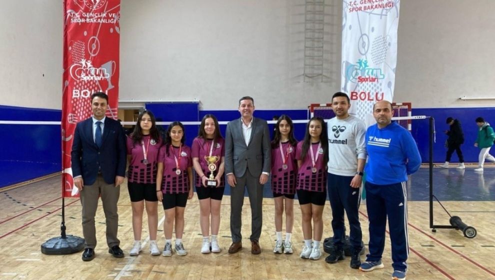 Mudurnu Ortaokulu, Badminton Yıldız Kızlar İl 2.'si Oldu