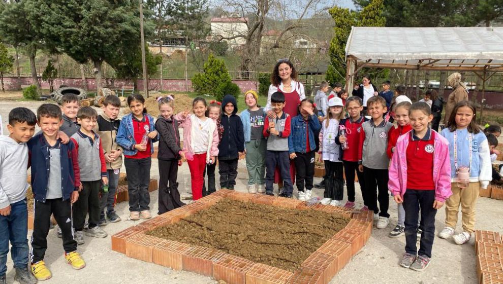 Taşkesti İlkokulu'nda Geleceğe Umut Eken Eller!