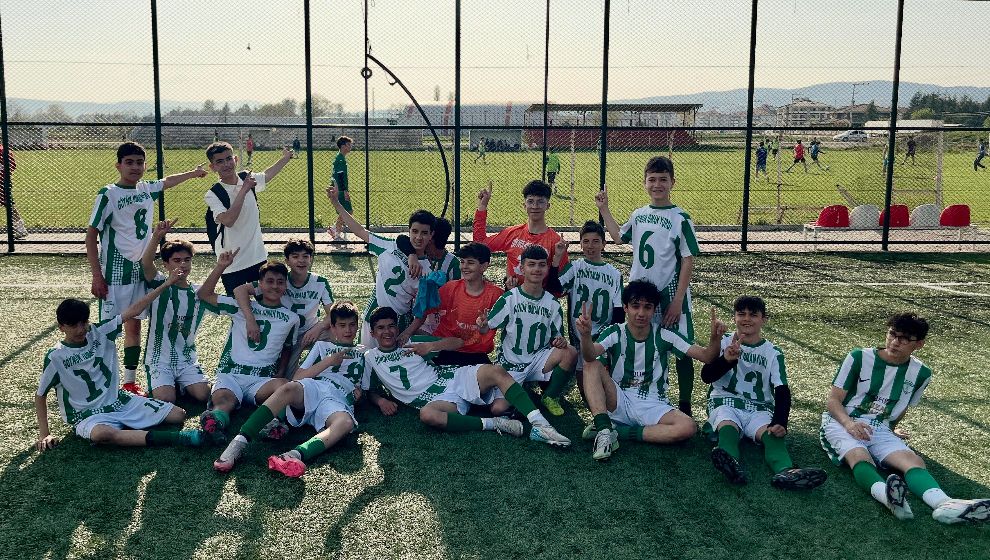 Göynük İdman Yurdu U-15 Takımı Sezonu Galibiyetle Kapattı