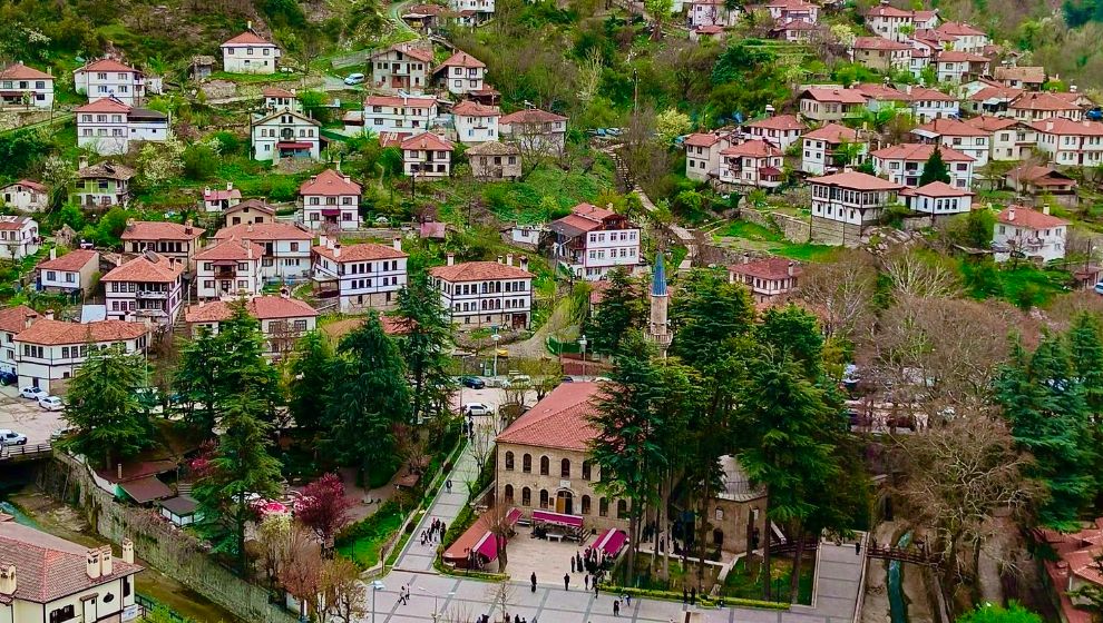 GÖYNÜK'E DAİR