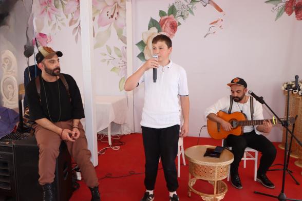 Mudurnu Ortaokulu'nda Yıl Sonu Etkinliğinde Müzik ve Meslek Buluştu