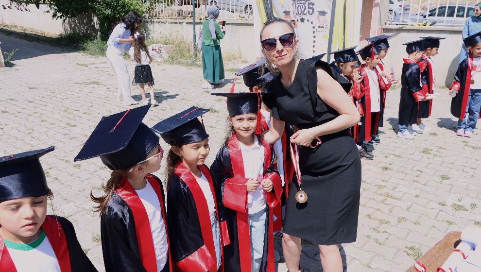 Mudurnu Nilüfer Hatun Anaokulu'nda Mezuniyet Coşkusu