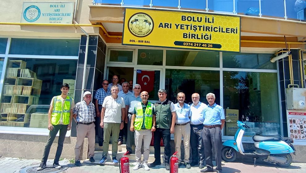 Arıcılara Yangın Söndürme Tüpü Desteği Sürüyor