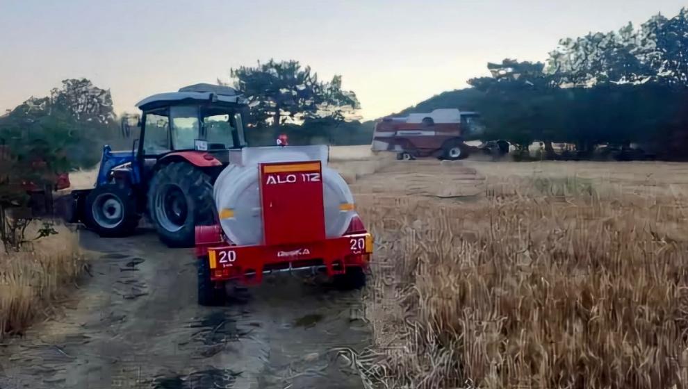 Biçerdöverin Yanında Tanker, Yangına Karşı Nöbette!