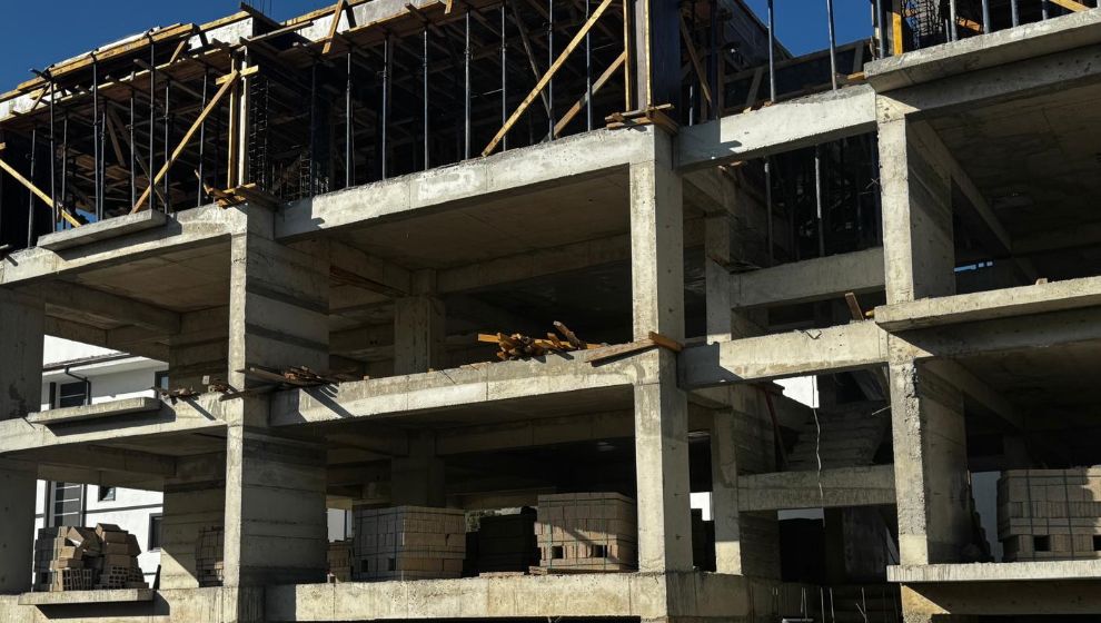 Bir İmza İçin 100 Kilometre mi?