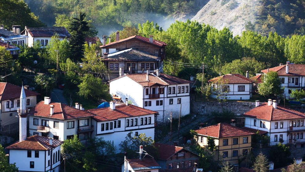 DEĞERLERİ KORUMAK, GELECEĞİ KORUMAKTIR