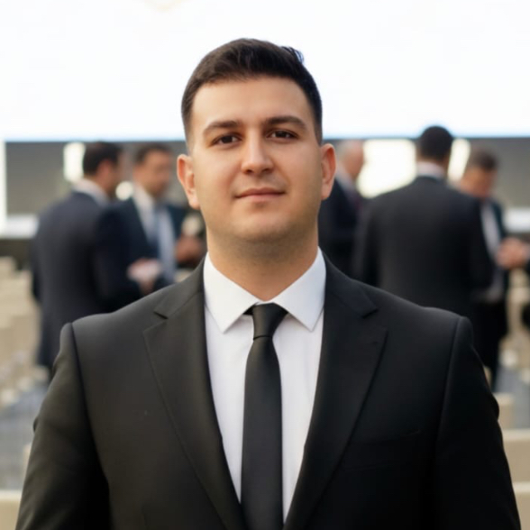 Sonsuz Özlemin Adı: 10 Kasım/Kadir İZGİN